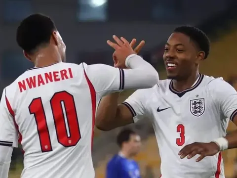 Những "người thừa" Arsenal rực sáng trong màu áo U21 Anh