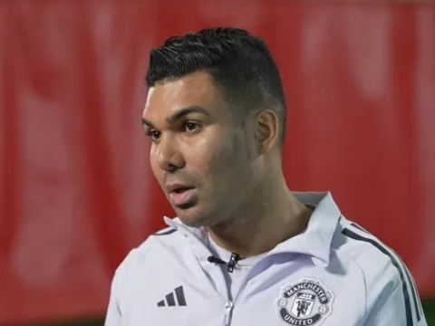 Casemiro tin Mainoo thống trị tuyến giữa 12 năm tới