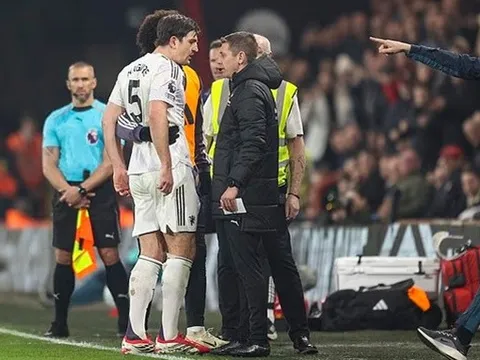 FA chính thức buộc tội Harry Maguire sau trận Bournemouth