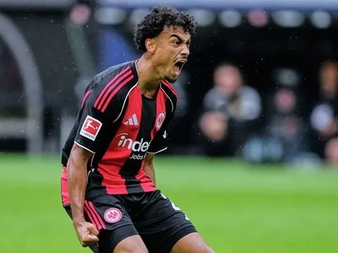 Arsenal tranh Nathaniel Brown giá 56 triệu bảng với Man City