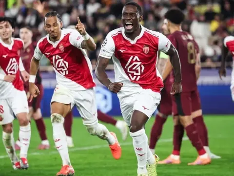 Cựu tiền đạo Arsenal lọt tầm ngắm các CLB Ngoại hạng Anh