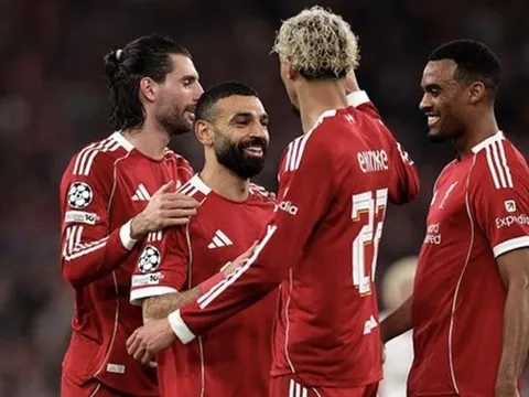 Liverpool cách vĩ đại hay thảm họa đúng 10 trận đấu