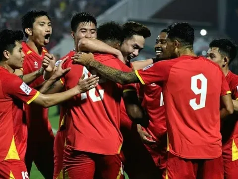 Tuyển Việt Nam dùng phiên bản hoàn hảo để đè bẹp Malaysia