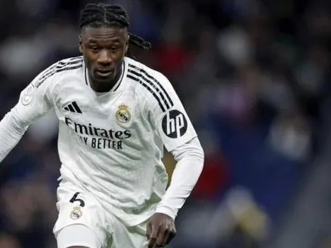 Man Utd quyết đấu PSG vụ Eduardo Camavinga