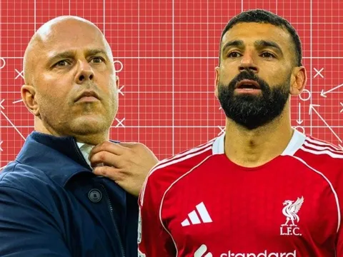 Chiến thuật của Arne Slot khiến Salah đánh mất chính mình