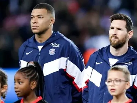 Mbappe gọi Messi là cầu thủ phi lý nhất từng thấy