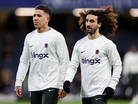 Lý do Chelsea tha bổng Cucurella và trừng phạt Enzo