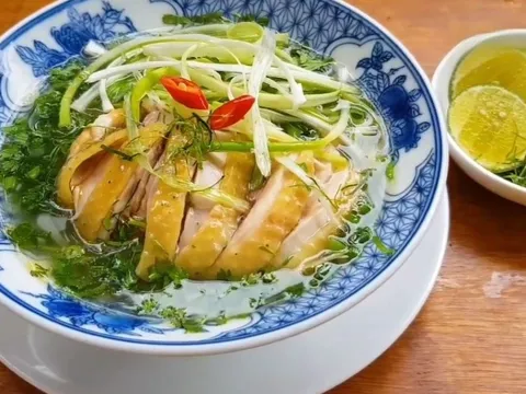 Cách nấu phở gà ngon tại nhà
