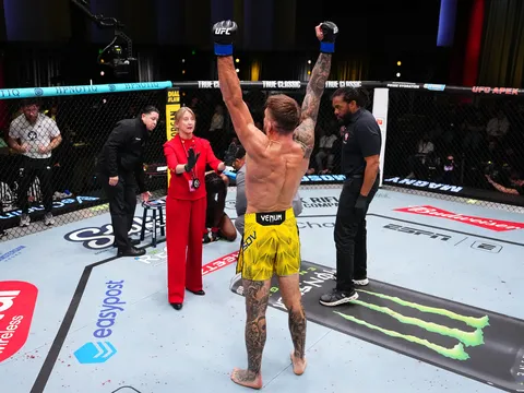 UFC 328 nóng bỏng: Cựu vương Bellator Yaroslav Amosov đối đầu 'sát thủ' Joel Alvarez