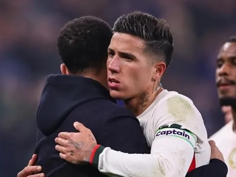 Người đại diện Enzo Fernandez chỉ trích án phạt của Chelsea