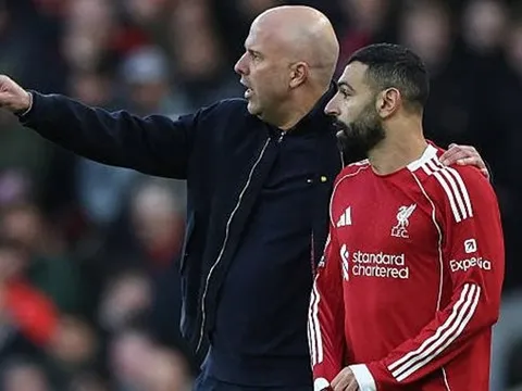 Arne Slot có thể hy sinh Salah để hạ Man City