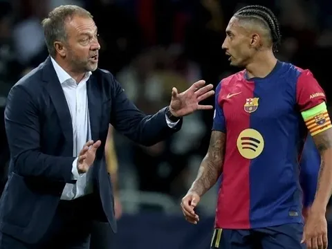 Hansi Flick hé lộ 3 phương án thay thế Raphinha đấu Atletico