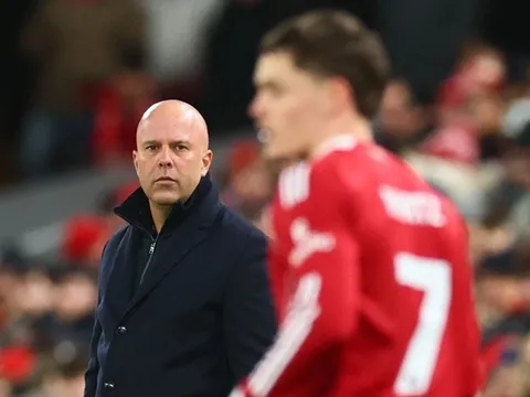 5 trận đấu, 16 ngày và sứ mệnh định đoạt cả mùa giải của Arne Slot tại Liverpool