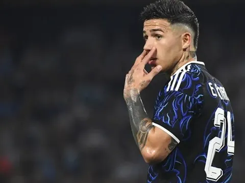 Paul Merson tin Enzo Fernandez đã nộp đơn xin rời Chelsea