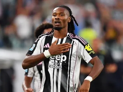 Man Utd chạy đua giành chữ ký của Khephren Thuram