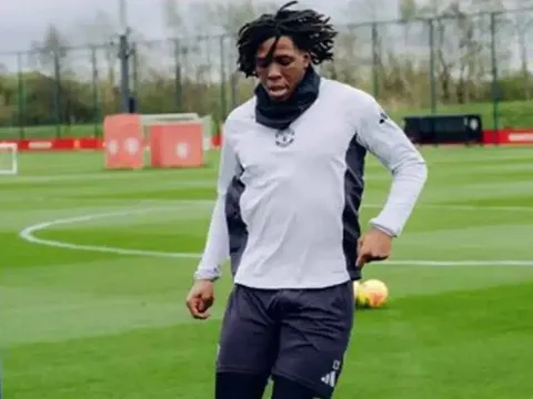 Man Utd đón tin vui khi Dorgu trở lại sân tập