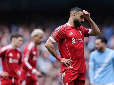 Chấm điểm Liverpool: Hàng thủ mơ ngủ, Salah gây thất vọng lớn