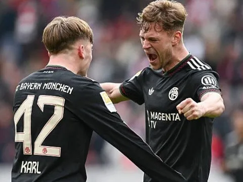 Lennart Karl tỏa sáng, Bayern ngược dòng nghẹt thở phút 90+9