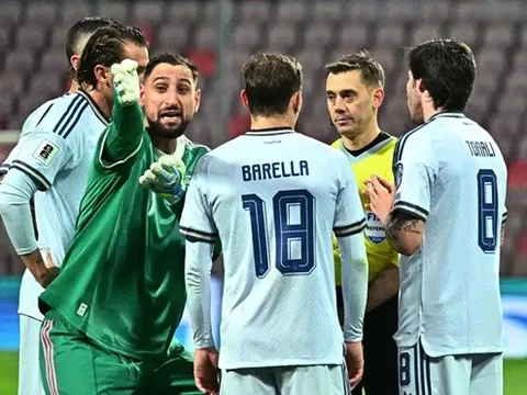 Tuyển Ý lộ bê bối đòi tiền thưởng trước khi trượt World Cup