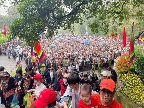 Bộ Nội vụ khẳng định: Không hoán đổi lịch nghỉ Giỗ Tổ và 30/4-1/5, người lao động cần lưu ý