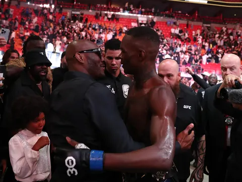 Kamaru Usman chỉ ra 'tử huyệt' của Israel Adesanya: Cuộc chiến tâm lý và cái bóng của nhà vua