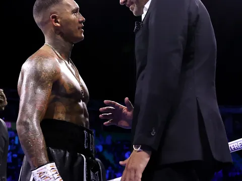 Eddie Hearn 'dằn mặt' Conor Benn: 'Tỉnh lại đi' và đừng tin vào hợp đồng 15 triệu đô