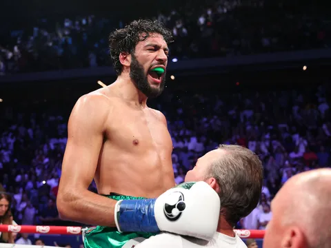 Lộ diện dàn 'phó tướng' chất lượng cho đại chiến Usyk vs Verhoeven