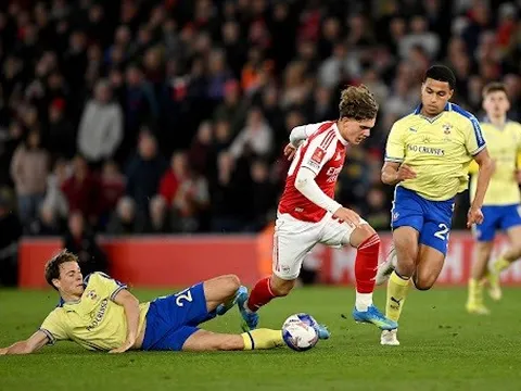 Max Dowman - Điểm tích cực hiếm hoi ngày Arsenal bị loại khỏi FA Cup