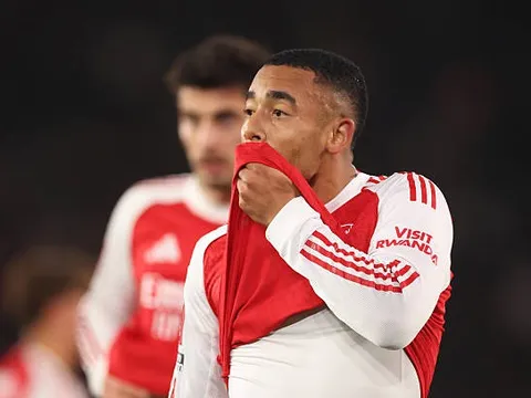 CĐV Arsenal đòi tống cổ Gabriel Jesus
