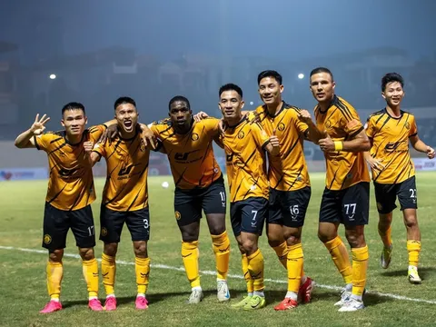 Thanh Hóa đè bẹp CA TP.HCM 4-0 trên sân nhà