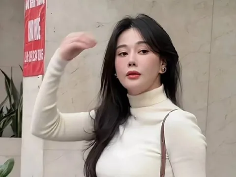 Phương Oanh phản ứng ra sao khi được khuyên "em suy nghĩ ít thôi"?
