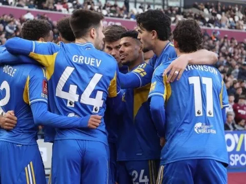 Hạ West Ham giúp Leeds United trở lại bán kết FA Cup sau 39 năm