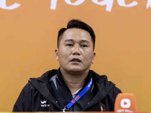 Bất chấp nhiều lời mời, HLV Mai Xuân Hợp ở lại Thanh Hóa