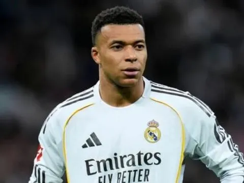 6 sao Real Madrid đối mặt án treo giò trước trận Bayern