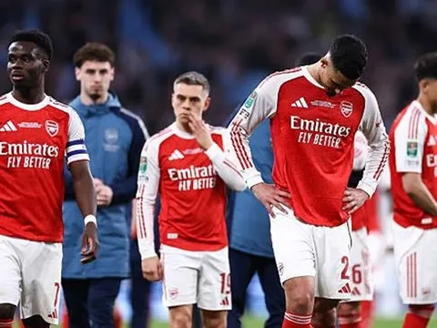 Liệu Arsenal có lặp lại kịch bản trắng tay vào cuối mùa?