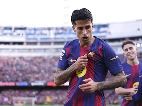 Barca tính kế sở hữu Cancelo với giá 0 đồng