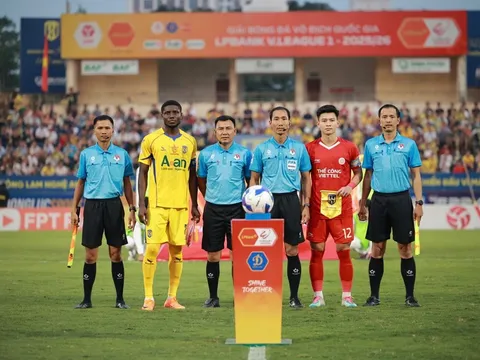 Thể Công Viettel đòi trọng tài ngoại bắt trận Ninh Bình