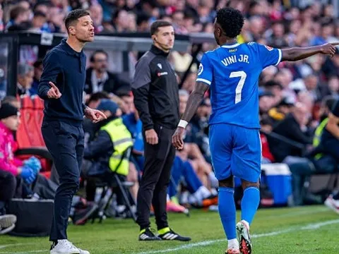 Vinicius Jr hé lộ mâu thuẫn với Xabi Alonso
