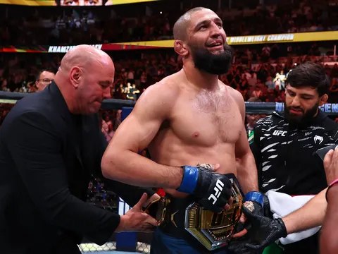 UFC 328 bùng nổ với trận tranh đai thứ hai: Khi 'mất mát' của sự kiện này là 'món hời' của sự kiện khác