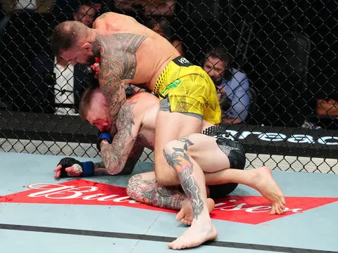 Renato Moicano hạ gục Chris Duncan, rồi văng tục 'thách thức' người hâm mộ ngay trên sóng