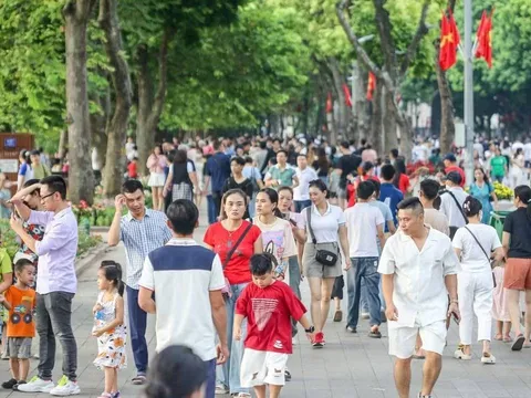 Lịch nghỉ Giỗ Tổ Hùng Vương và 30/4 - 1/5: Có nên hoán đổi để nghỉ liền 9 ngày?