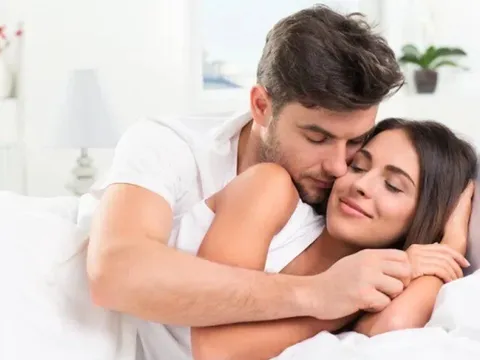 11 tuyệt chiêu hâm nóng tình cảm, "giữ lửa" chuyện chăn gối mà các cặp đôi nên biết