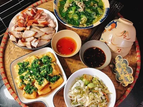 Gợi ý 14 mâm cơm nhà cho những ngày chớm hè oi nóng, nhìn mướt mắt