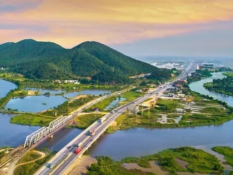 Địa phương nào đông dân nhất, nơi đâu được mệnh danh vùng đất "địa linh nhân kiệt" trong sử Việt?