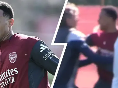 Magalhaes gây chú ý khi vật lộn với Heinze tại Arsenal