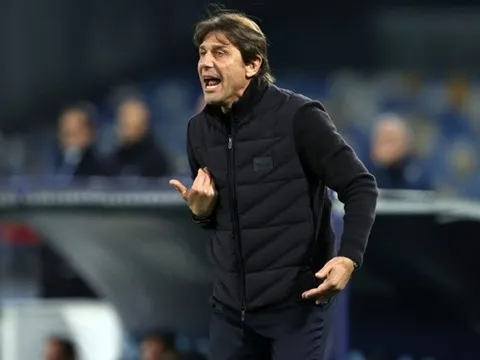 Conte tự tiến cử làm HLV trưởng ĐT Italia
