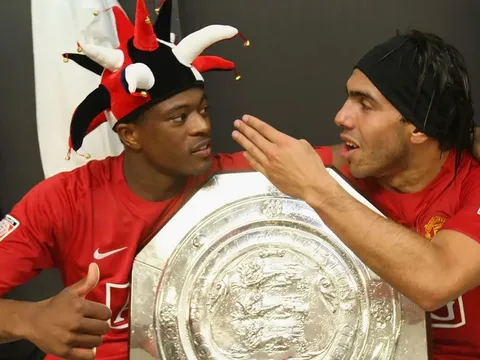 Evra từng dọa bẻ gãy chân Tevez vì vụ đào tẩu sang Man City