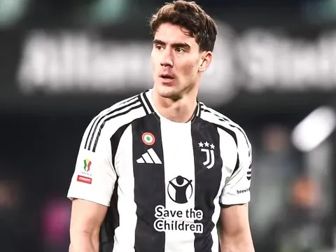 Tại sao Vlahovic là số 9 hoàn hảo cho triết lý De Zerbi?