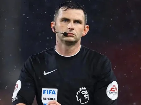 Trọng tài Michael Oliver cầm còi đại chiến Real gặp Bayern