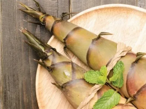 Loại rau rẻ bèo nhưng giàu kali gấp 8 lần táo: Ăn đúng cách giúp hết mệt mỏi, tăng cường sức đề kháng